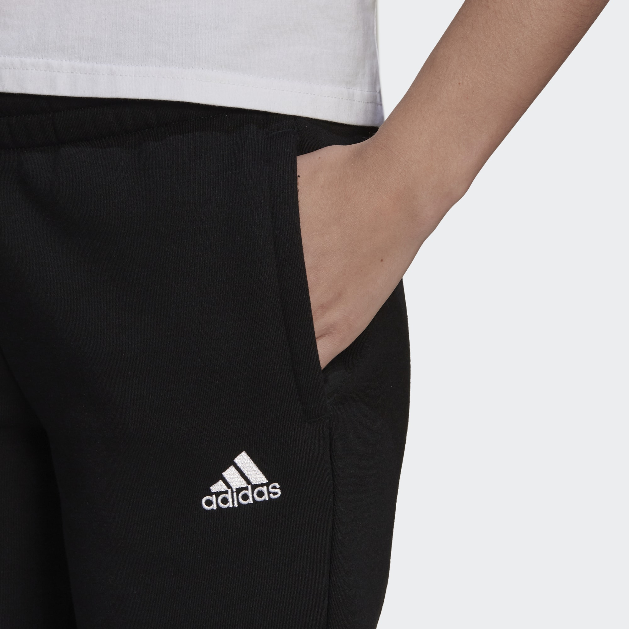 Спортивные брюки женские Adidas GM5547 черные S