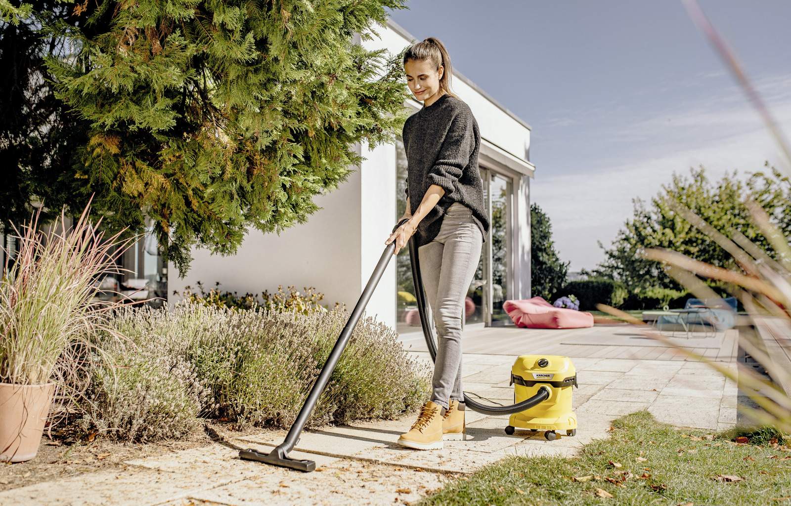 Хозяйственный пылесос KARCHER WD 2 PLUS 1.628-000 купить в  интернет-магазине, цены на Мегамаркет