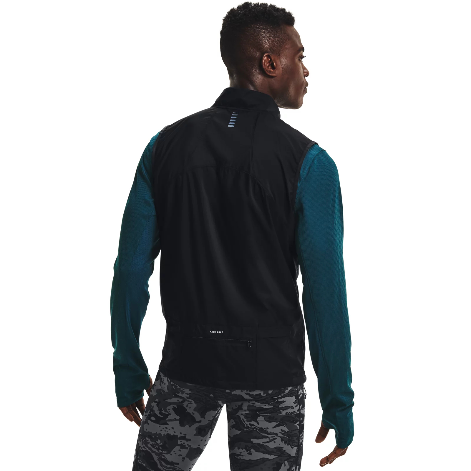 Жилет мужской Under Armour 1365670 черный 48 RU