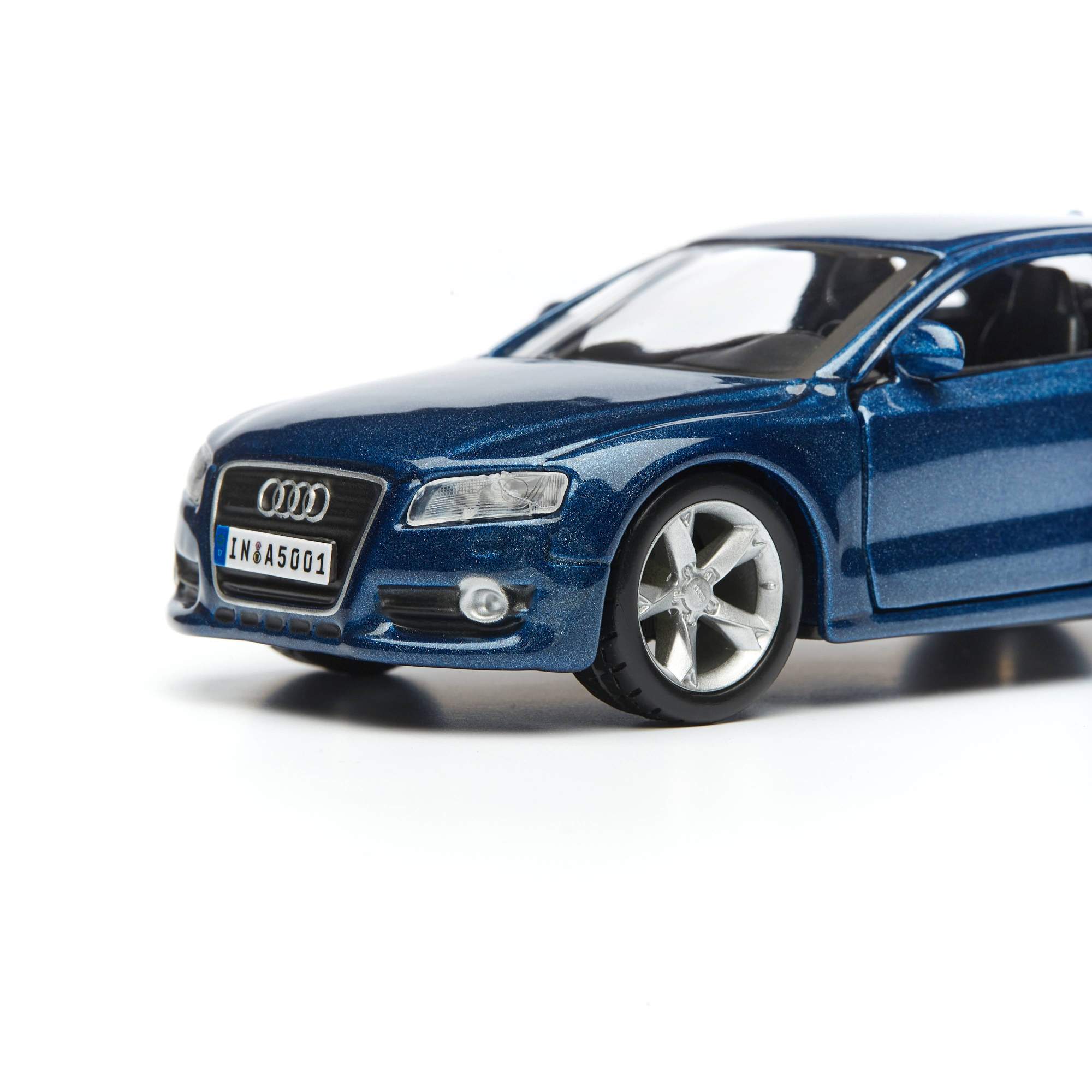 Bburago Коллекционная машинка 1:32 Street Fire Audi A5, синяя – купить в  Москве, цены в интернет-магазинах на Мегамаркет