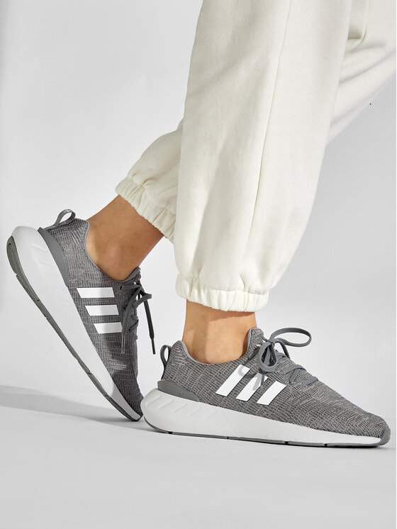 Adidas run online j