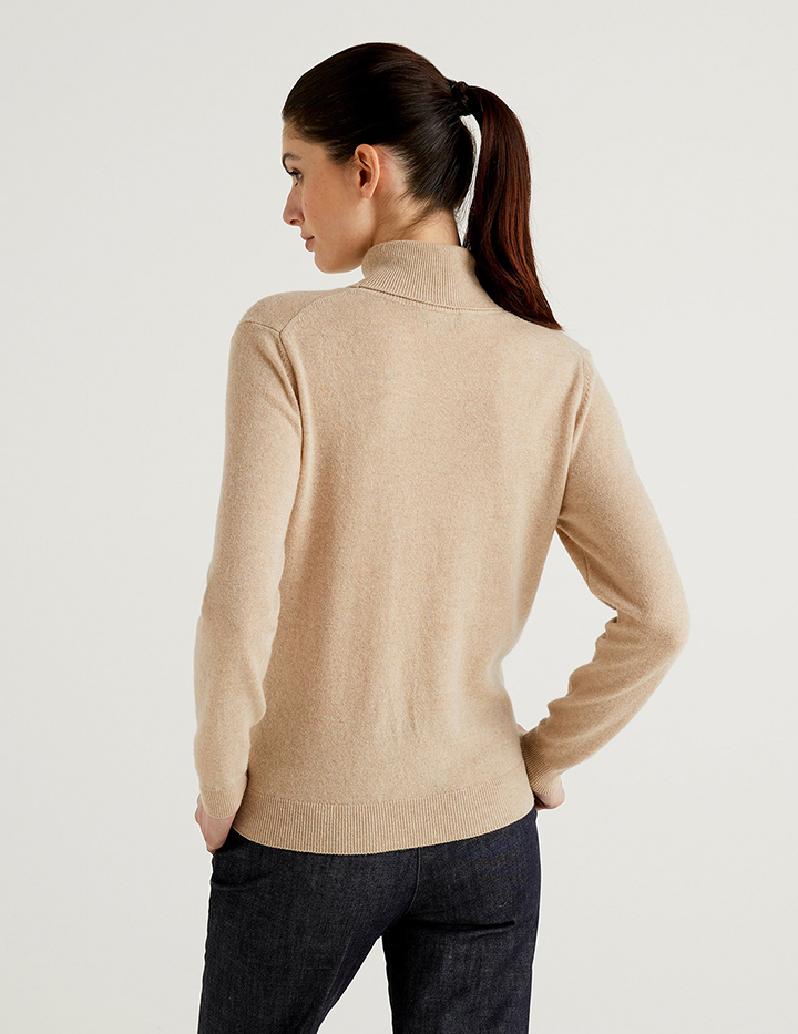 Бежевая тонкая водолазка. Телесная водолазка. Телесная водолазка. Телесная водолазка. Телесная водолазка.