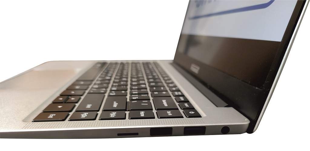 Ноутбук на белом фоне. Unchartevice 6540. Linux для ноутбука. Ноутбук unchartevice 6540. Unchartevice 6540.