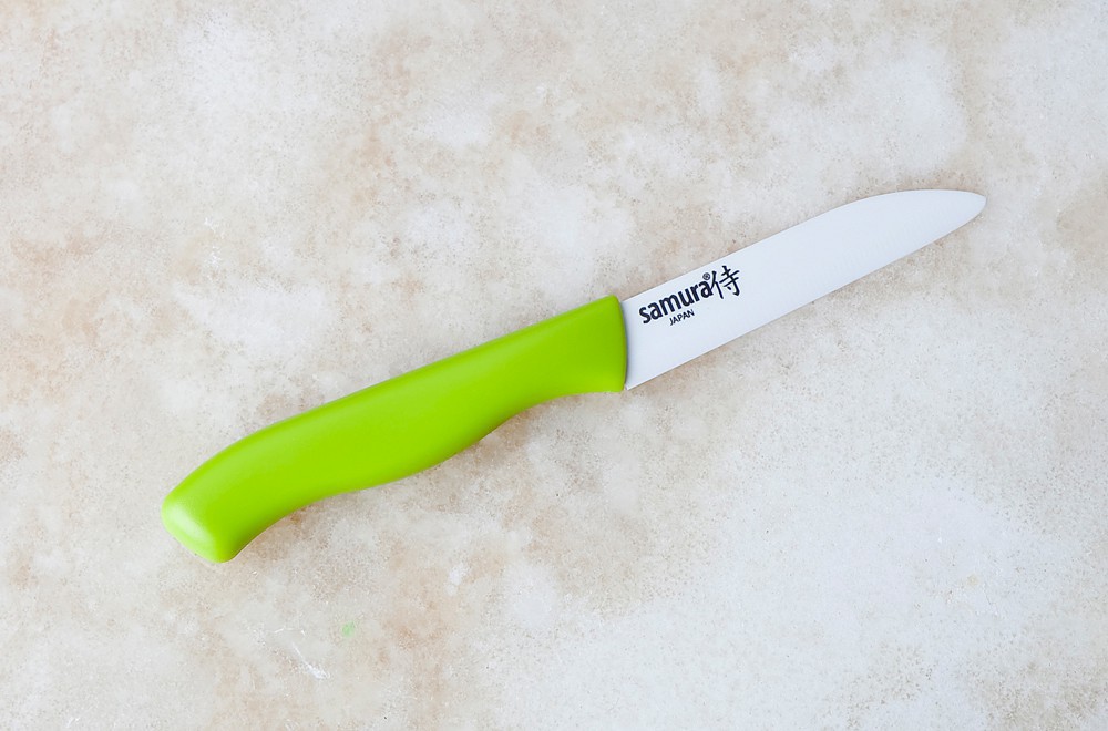 Керамические кухонные ножи купить. Нож керамический Samura. Нож Samura Alfa овощной, 71 мм. Нож керамический Самура с зелёной ручкой. Нож "Ладомир" с лезвием из циркониевой керамики 15.