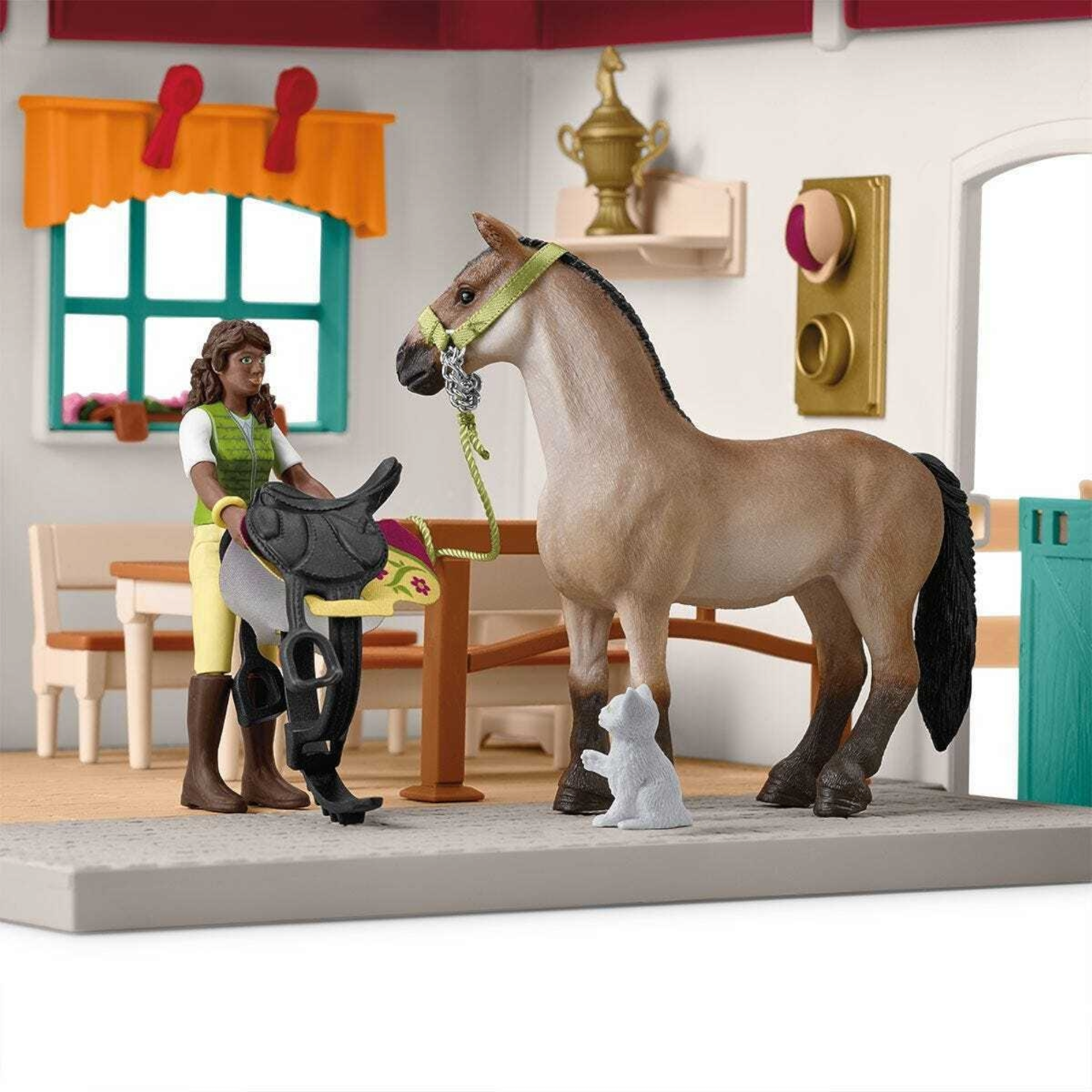 Купить игровой набор животных Schleich Horse Club Комната для ухода за  лошадьми 42591, цены на Мегамаркет