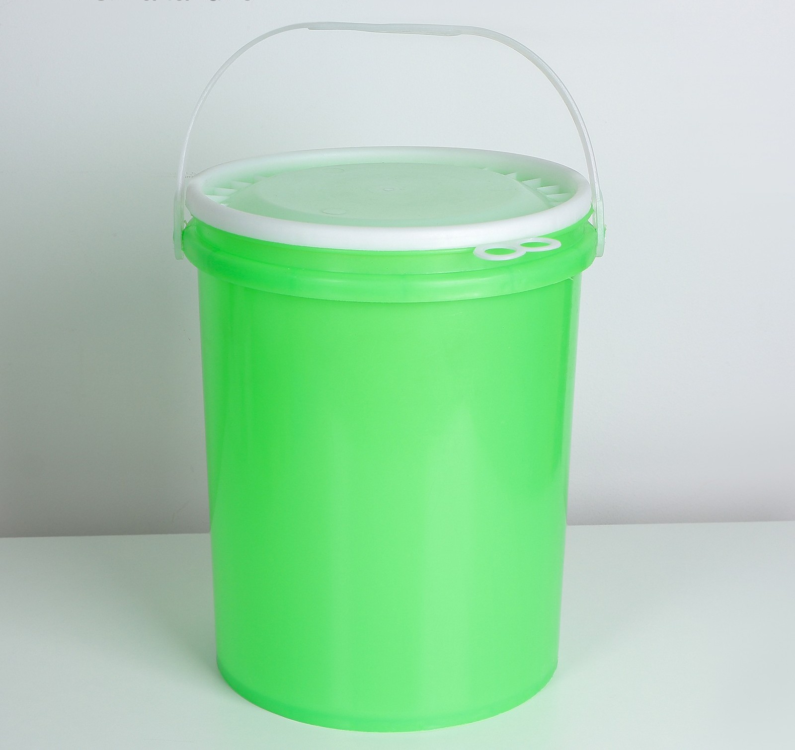 Баночка с крышкой. Пластмассовое ведро с крышкой. Ведро 6л. Плотной крышкой нужно. Герметичная емкость из нержавейки.