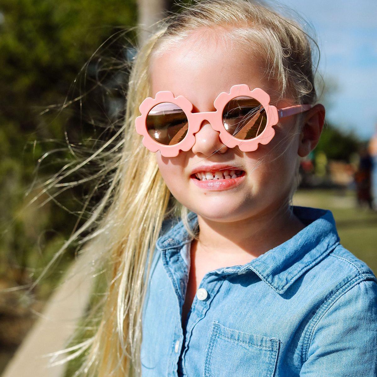 Солнцезащитные очки Babiators Blue series Polarized Flower 6+ розовые BLU-036