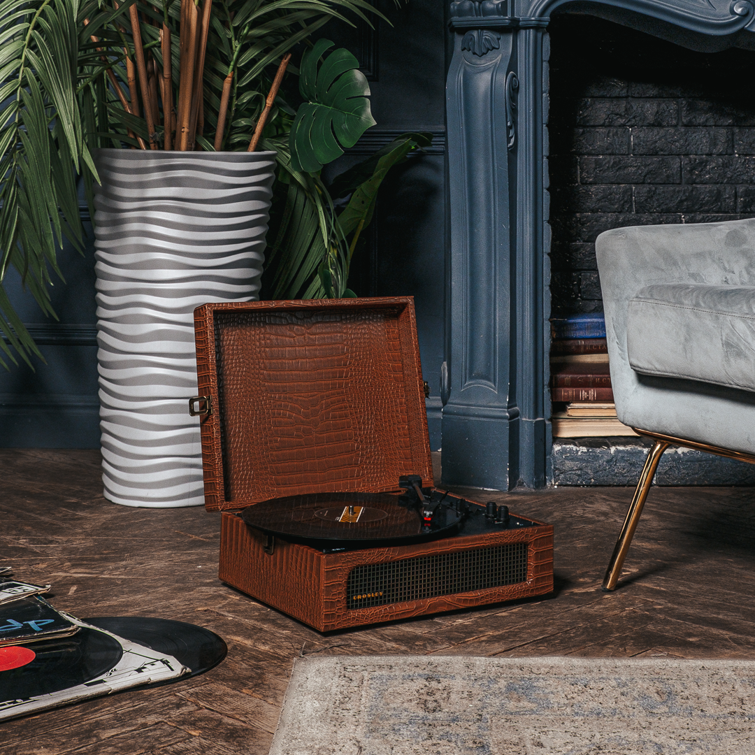 Crosley Voyager - Brown Croc