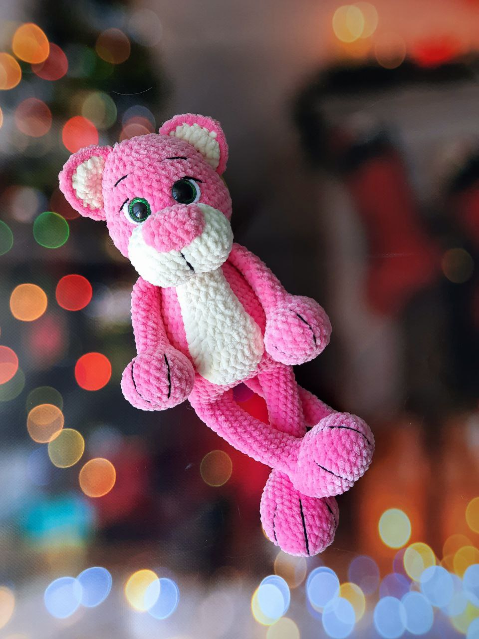 Розовый вязаный медведь. Вязаная пантера. Розовые игрушки амигуруми. Игрушка из розовой пряжи крючком. Мишка амигуруми крючком из плюшевой пряжи.