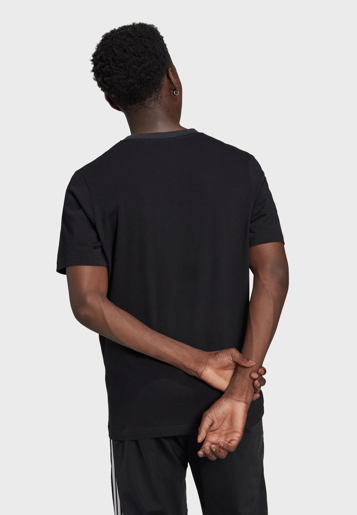 Футболка мужская Adidas GN2441 черная L - купить в Москве, цены на  СберМегаМаркет