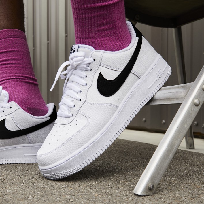Кеды мужские Nike Air Force 1 '07 белые 46 EU (доставка из-за рубежа) -  купить в Москве, цены на Мегамаркет | 100062190432