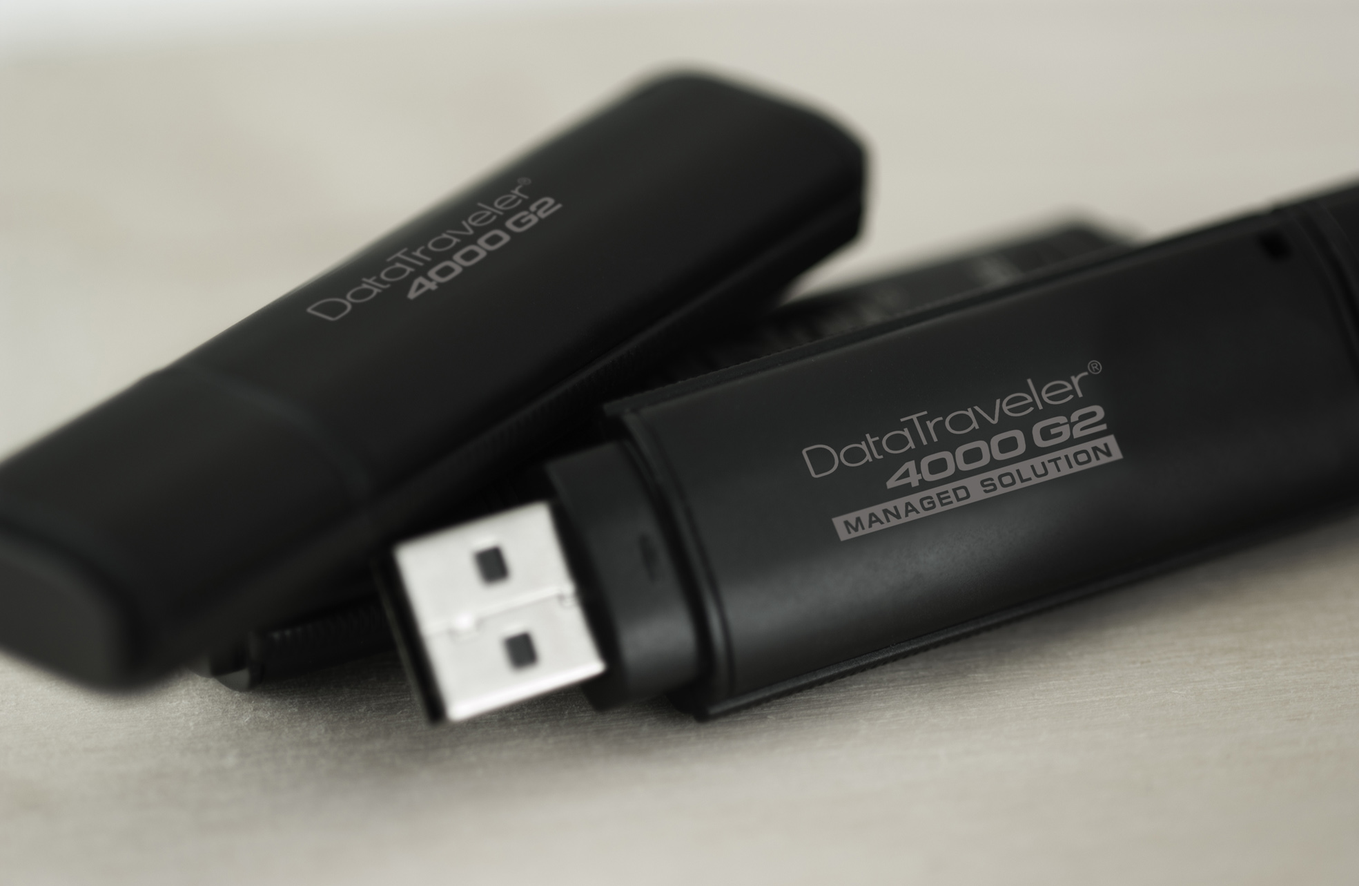 Dm 64. DATATRAVELER 4000g2. DATATRAVELER g2. Флешка Кингстон g2. Kingston DATATRAVELER g2.