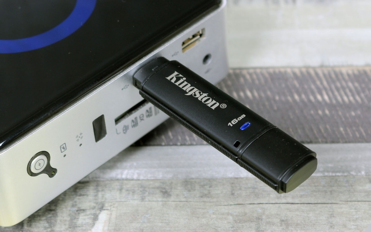 Kingston datatraveler g2. DATATRAVELER 4000g2. Флешка Kingston DATATRAVELER 4000 16gb