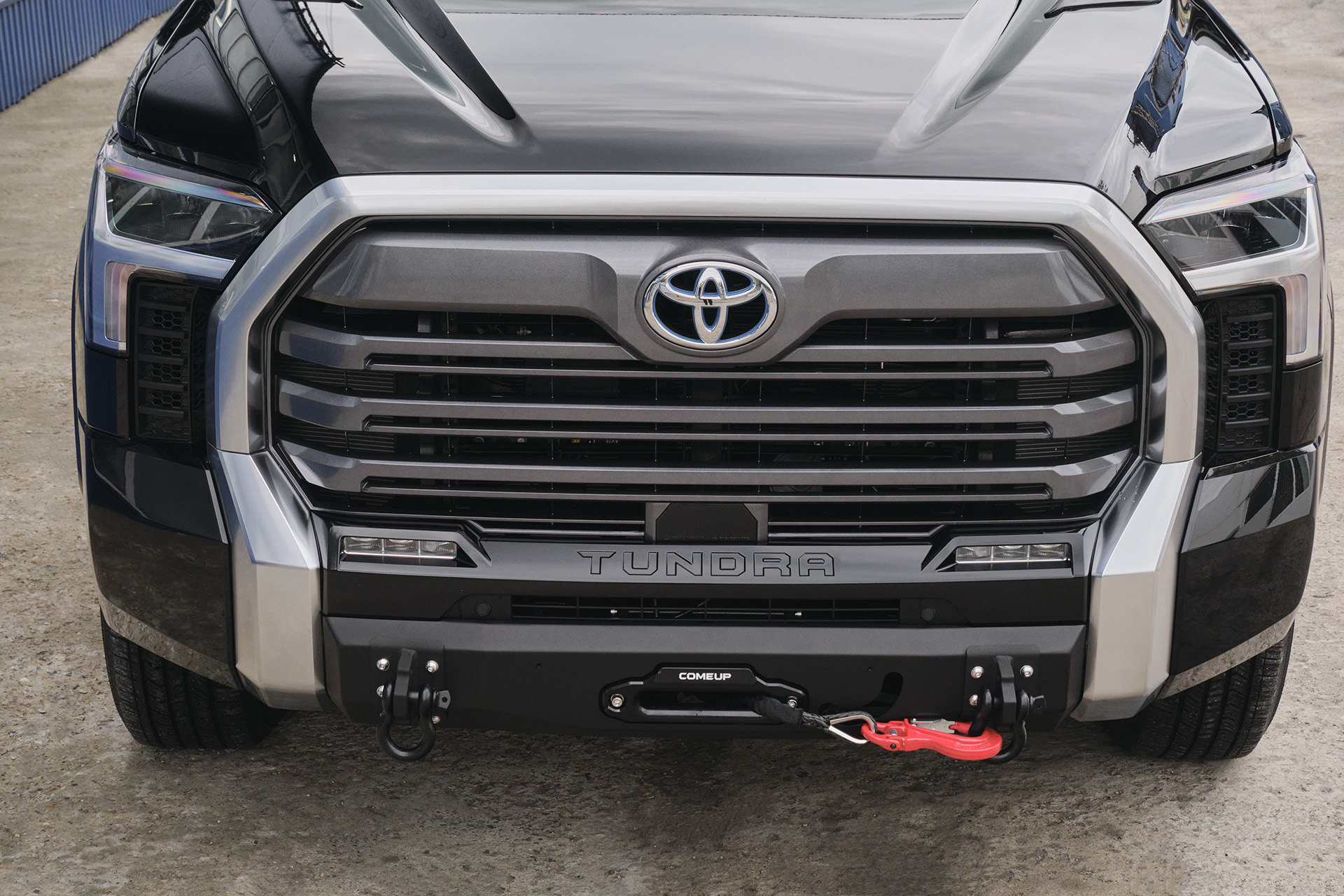 Бампер передний для Toyota Tundra