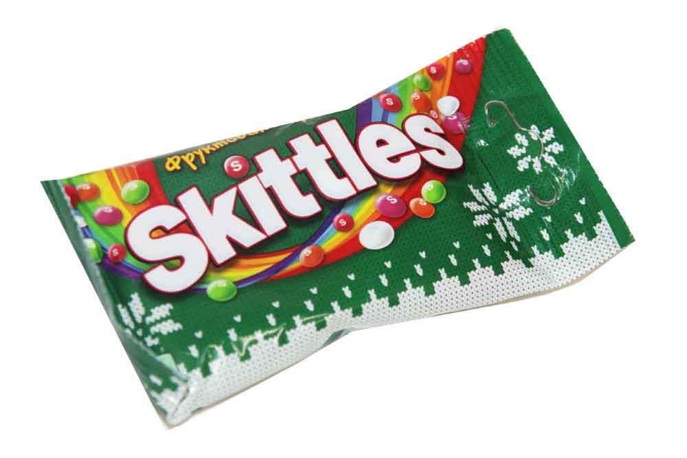 Kg s. СКИТЛС Фруктовая корица. Skittles корица. Новогодний СКИТЛС. Skittles новогодний.