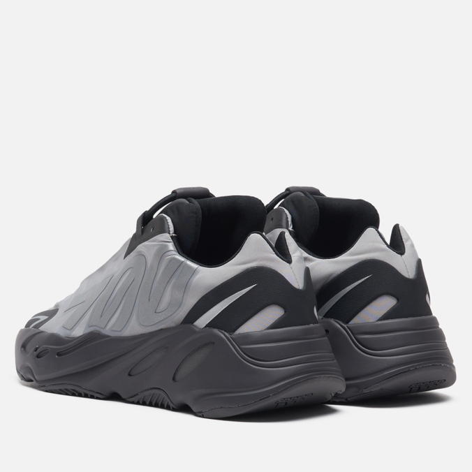 Кроссовки женские Adidas YEEZY Boost 700 MNVN серебристые 36 EU