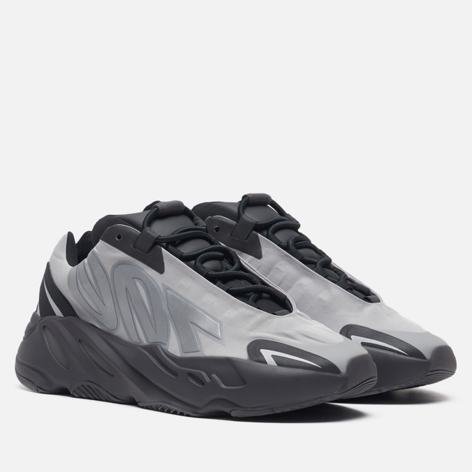 Кроссовки женские Adidas YEEZY Boost 700 MNVN серебристые 36 EU