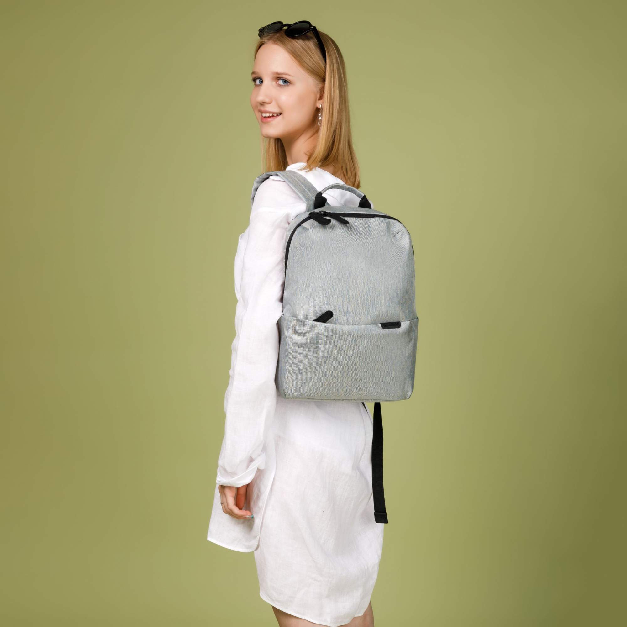 Рюкзак женский Grizzly RXL-120-1 светло-серый