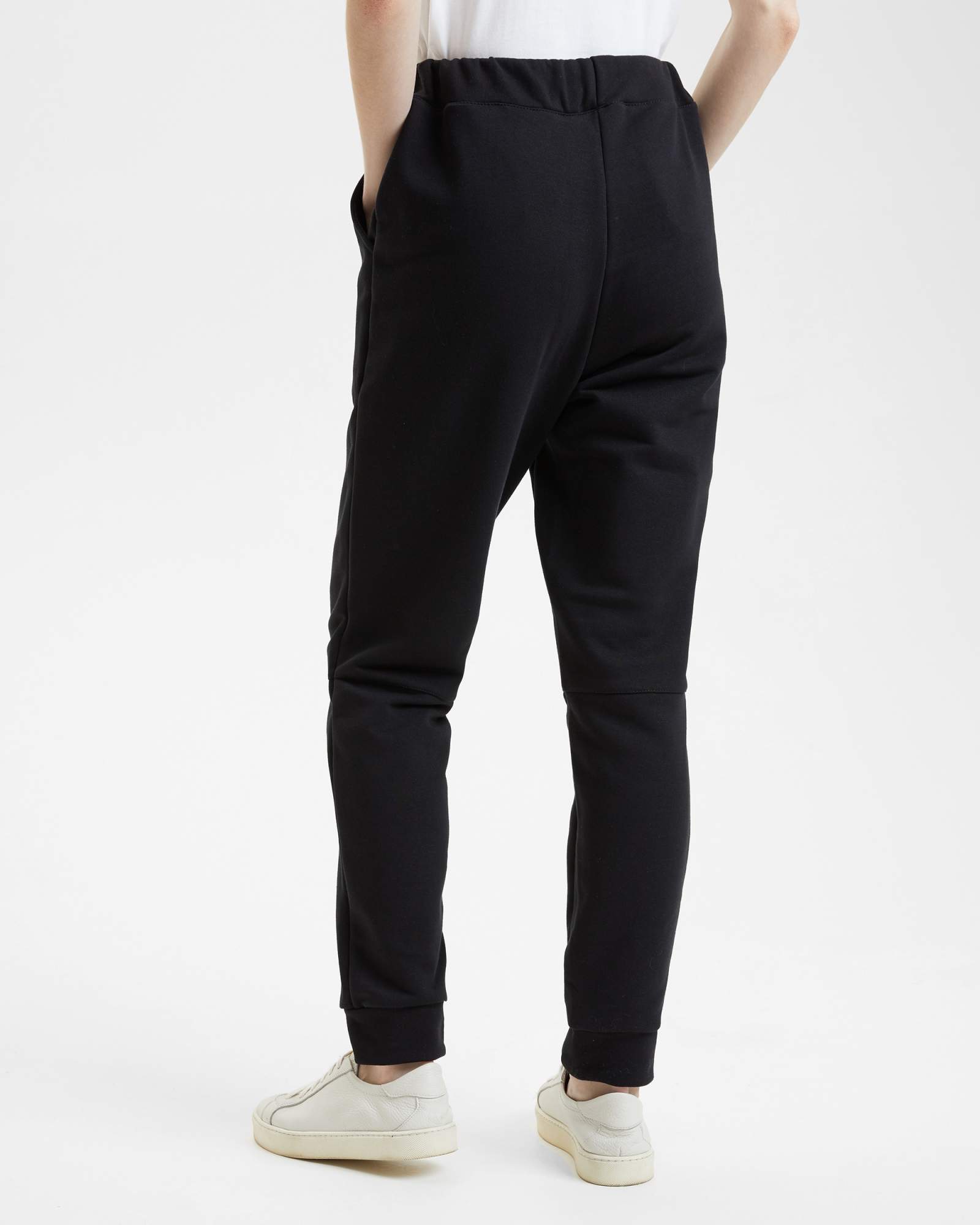 Спортивные брюки женские BARMARISKA с шевроном черные 40-42 RU
