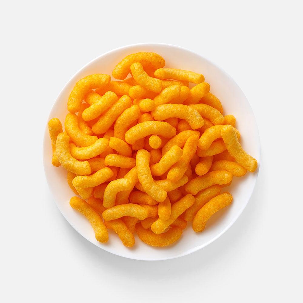 Купить кукурузные снеки Cheetos сыр 50 г, цены на Мегамаркет | Артикул:  100029861769