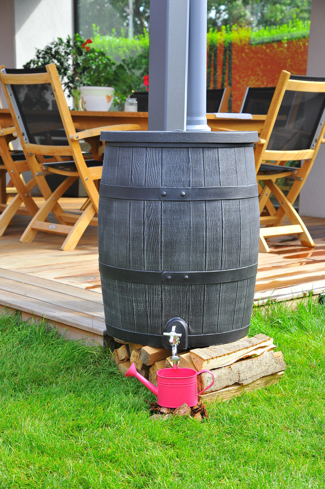 Бочка для уличного душа. Дождевая бочка Rain Barrel 240 литров