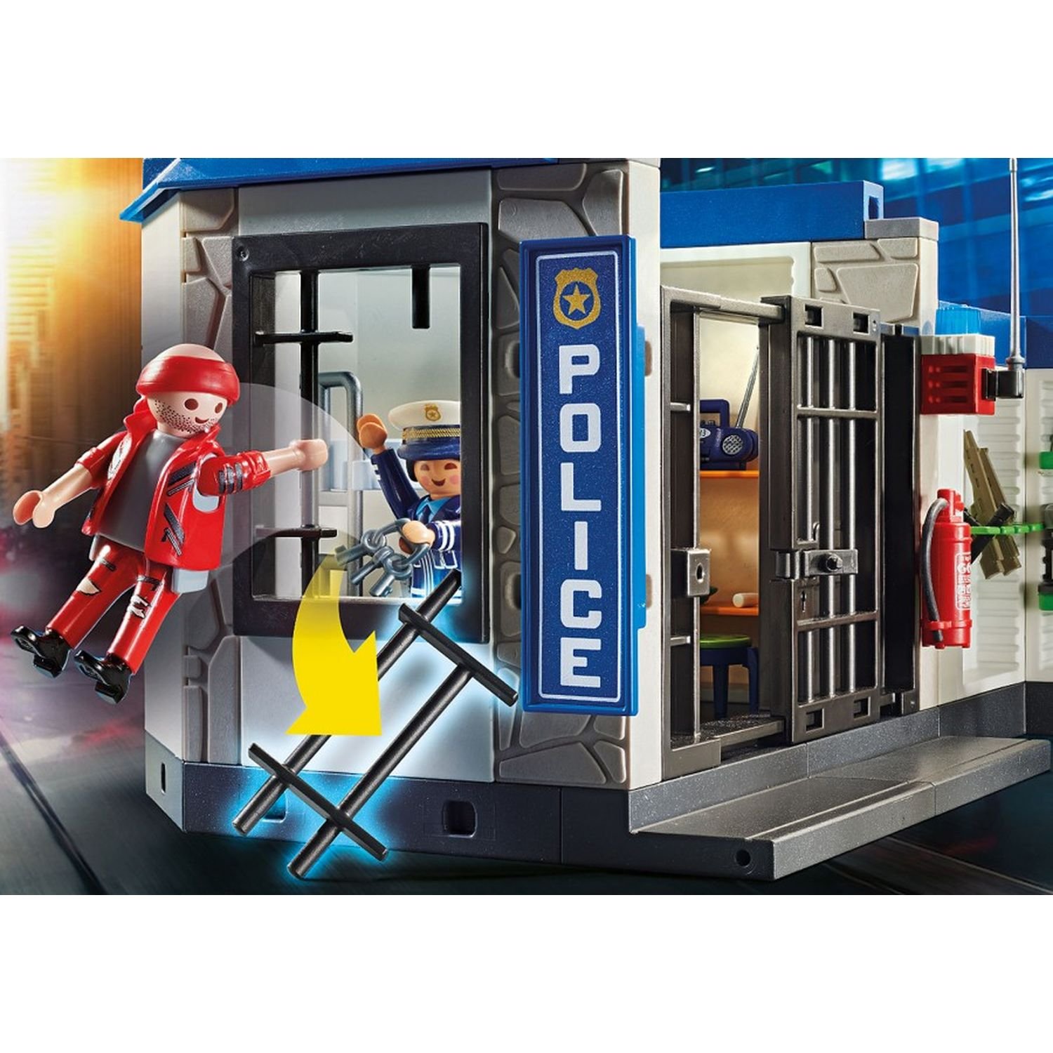 Конструктор Playmobil Побег из тюрьмы 70568 – купить в Москве, цены в  интернет-магазинах на Мегамаркет