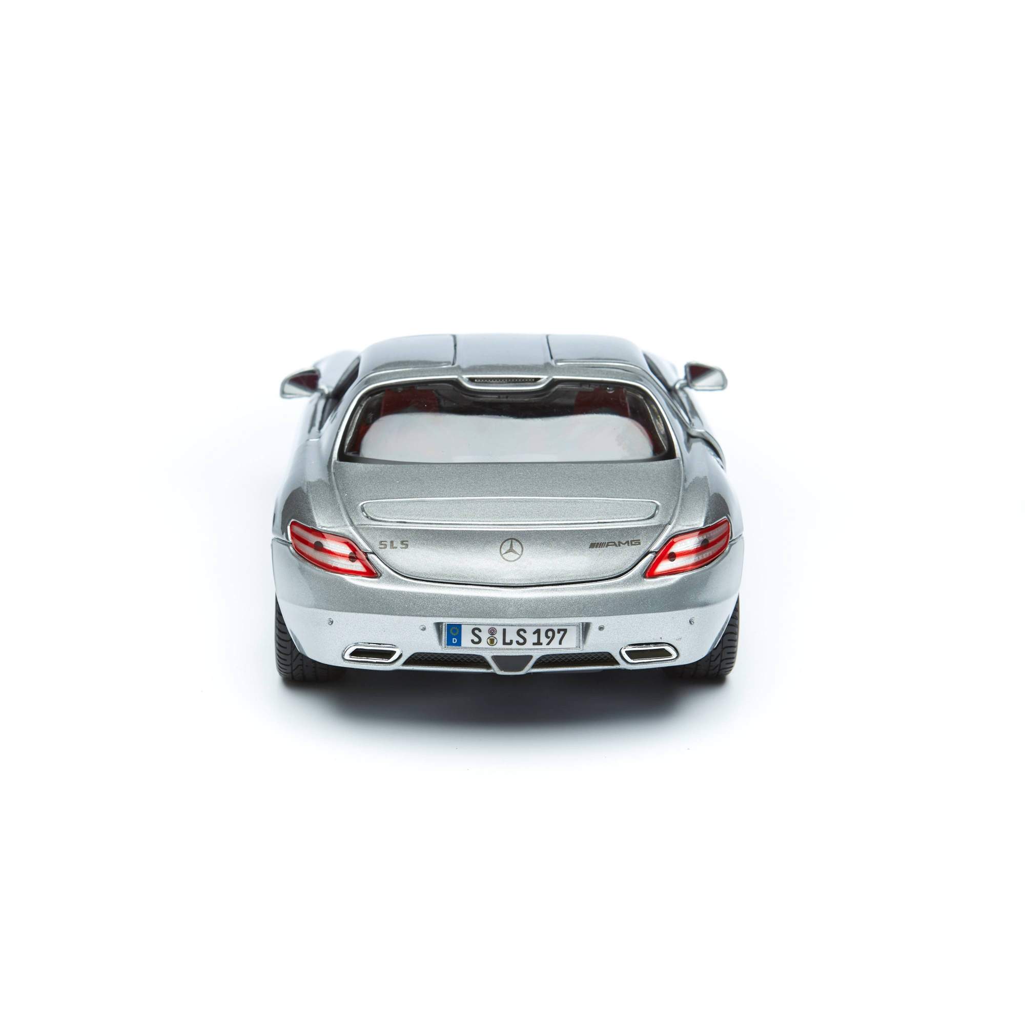 Maisto Машинка Mercedes-Benz SLS AMG, 1:18 серебро 31389 - характеристики и  описание на Мегамаркет