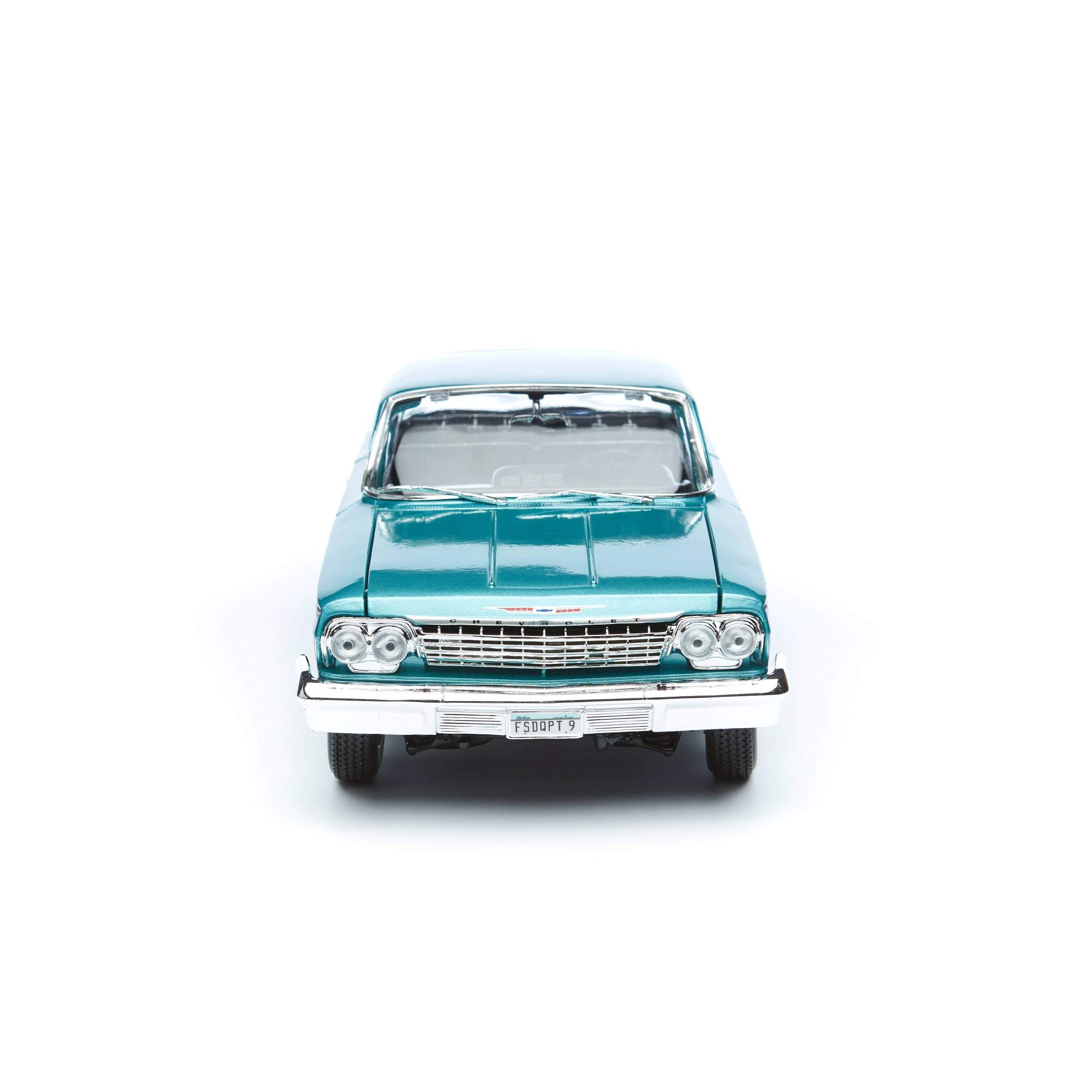 Купить maisto Машинка Chevrolet Bel Air 1962, 1:18 31641, цены на Мегамаркет