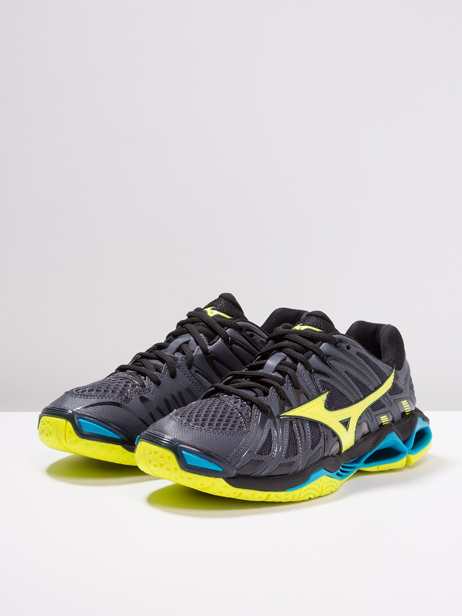 Mizuno wave deals tornado 2 mens