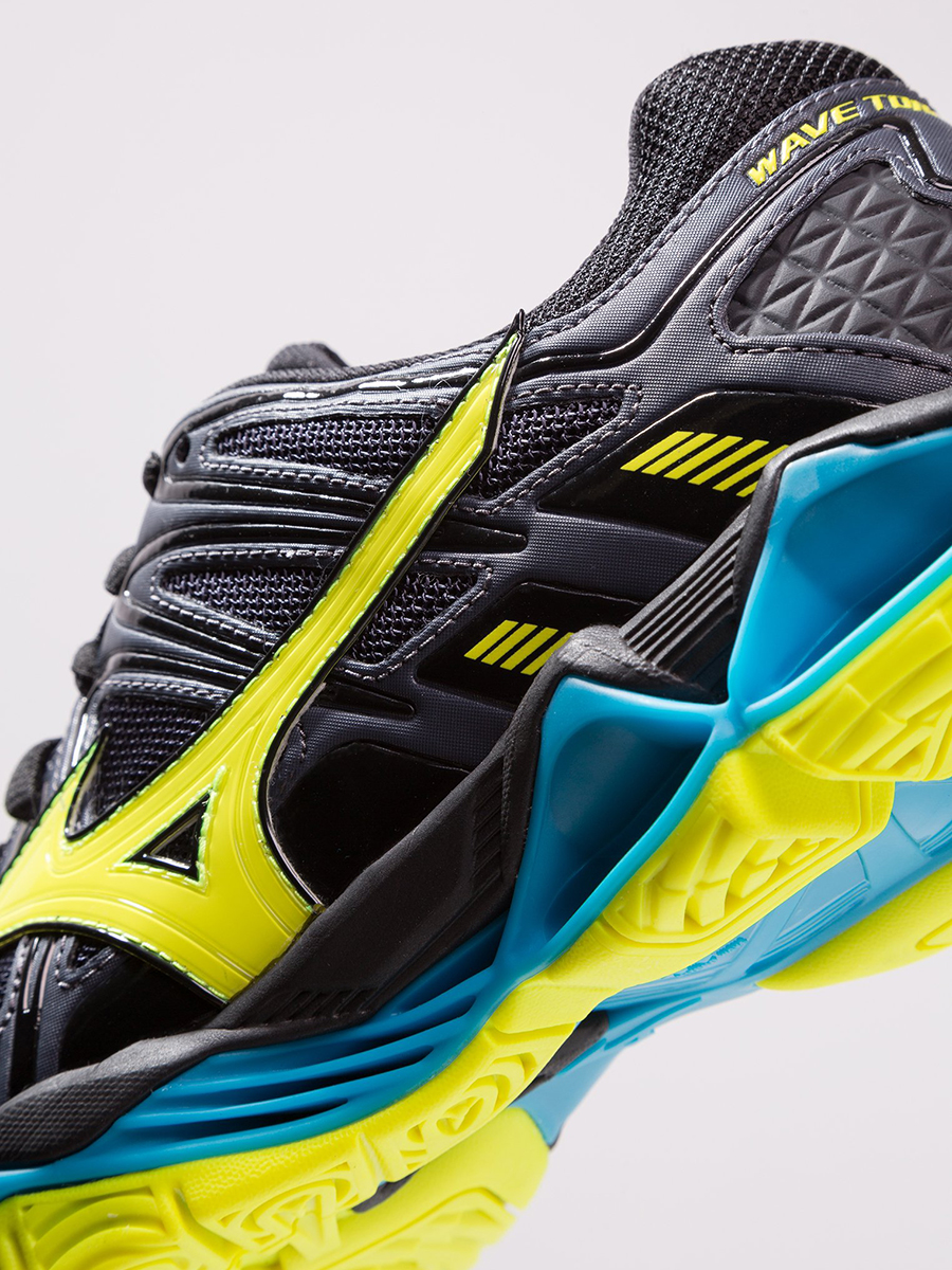 Mizuno wave deals tornado 2 mens