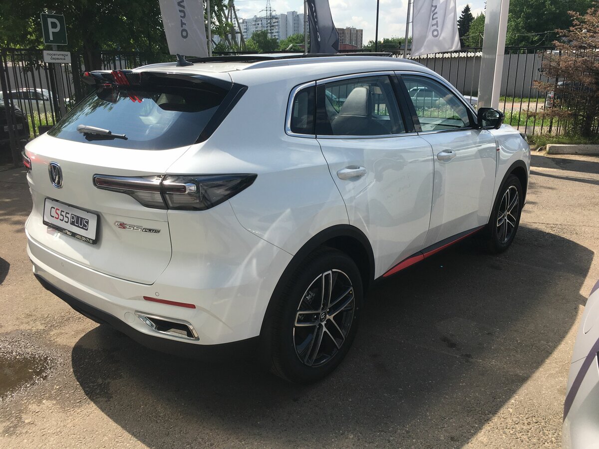 Автомобиль CHANGAN CS 55 PLUS 1.5T DCT Tech белый - купить в Москве, цены  на Мегамаркет | 100067463789