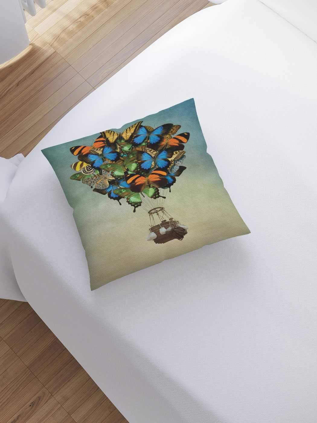 Наволочка JoyArty декоративная "Полет на бабочках" на молнии, 45x45 см
