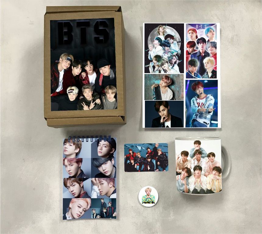 Bts с подарками. Набор бтс для арми. Bts box. Набор bts. Коробочка бтс.