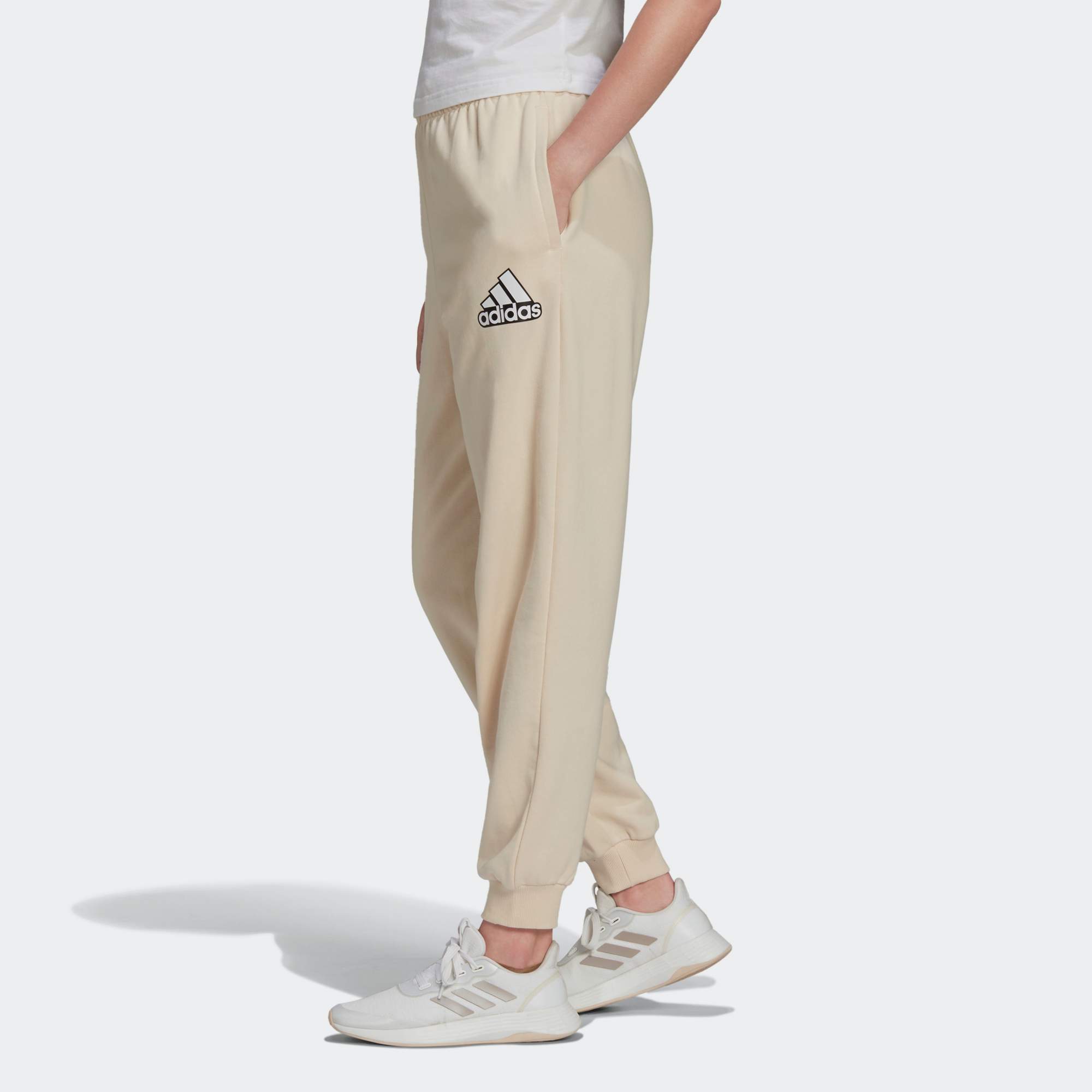 Спортивные брюки женские Adidas HC9175 белые XS - купить в Москве, цены наМегамаркет