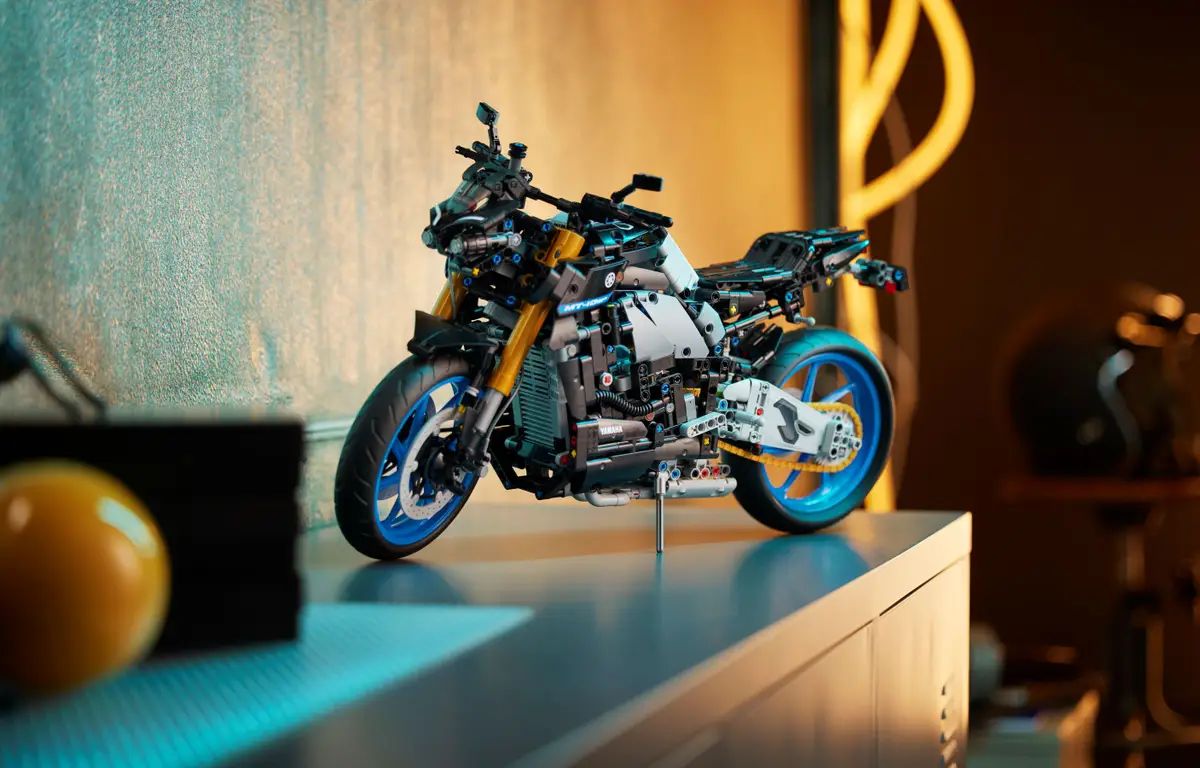 Купить конструктор LEGO Technic Мотоцикл Yamaha MT-10 SP, 1478 деталей,  42159, цены на Мегамаркет | Артикул: 100056152528