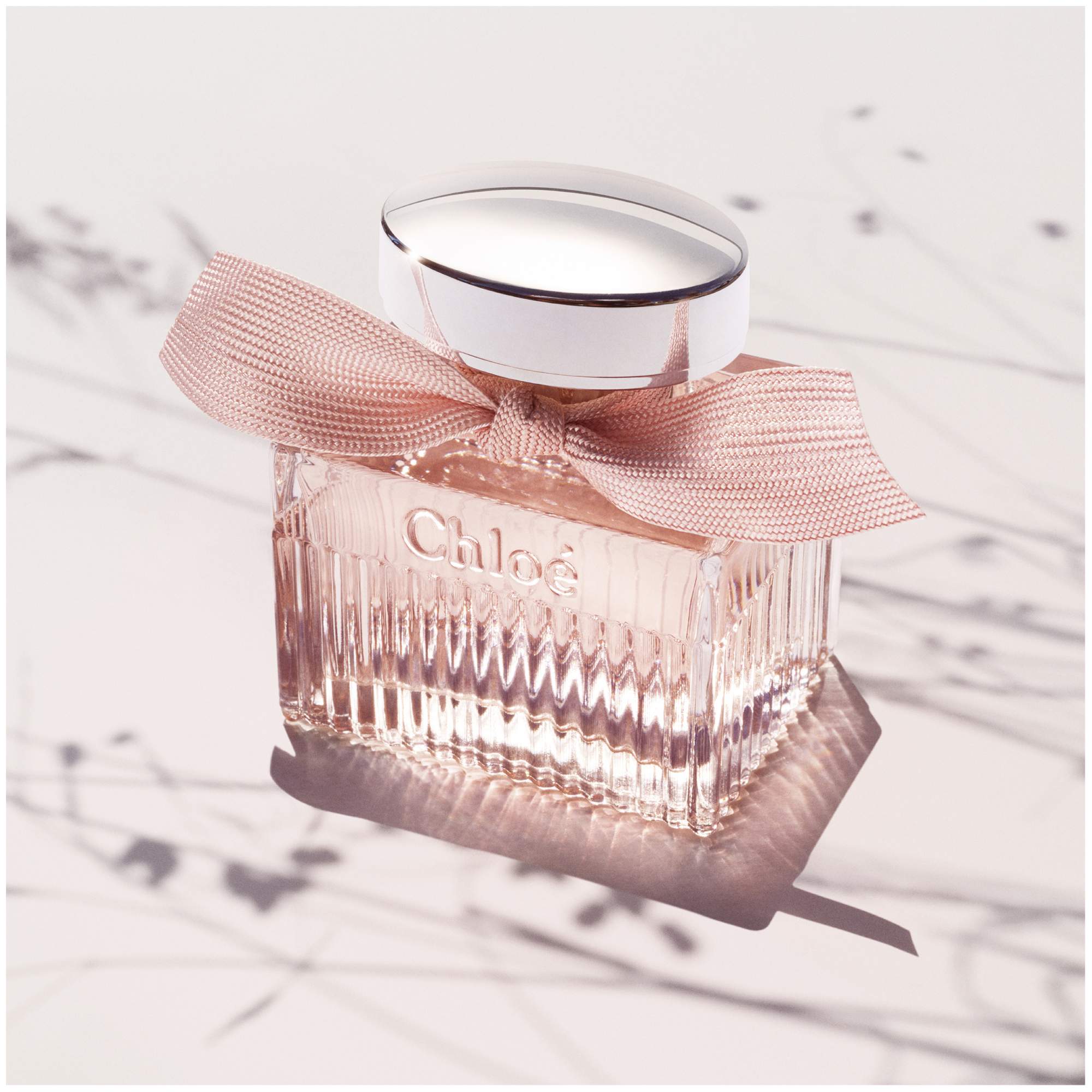 Туалетная вода l eau de. Chloe l’Eau de Toilette 2019. Хлое Парфюм Сигнатюр. Chloe Eau de Parfum 30 мл. Chloe l’Eau de Toilette 2019 50.