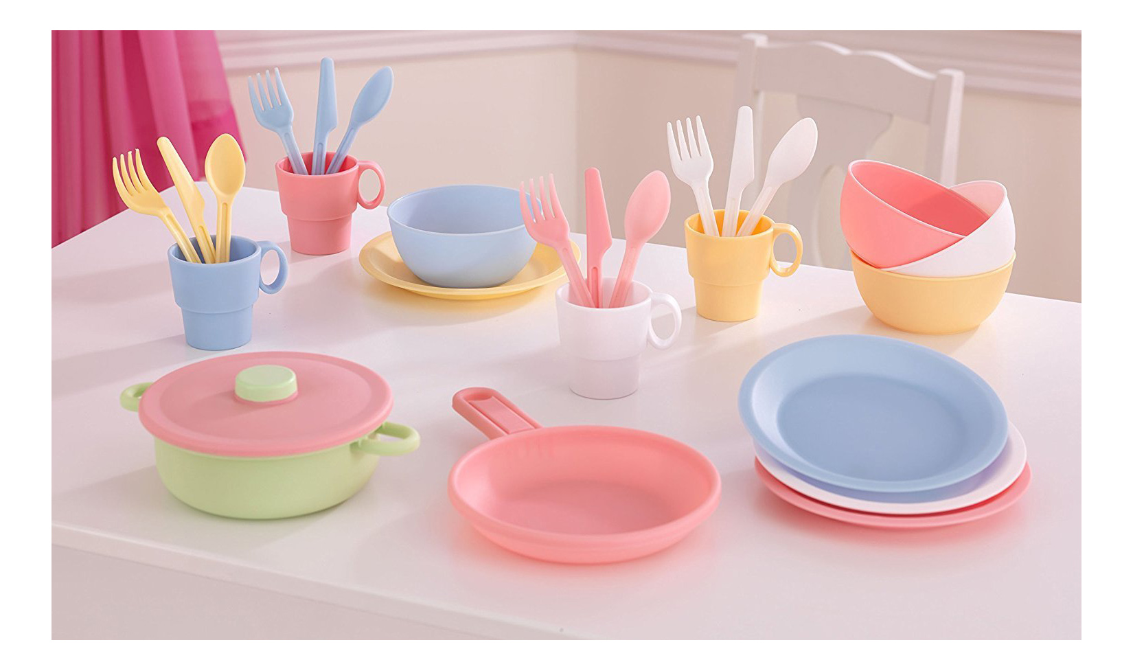 Какую детскую посуду выбрать. Набор посуды kidkraft пастель 63027. Набор игрушечной посуды. Детская посуда игрушечная. Набор детской посуды игрушечной.