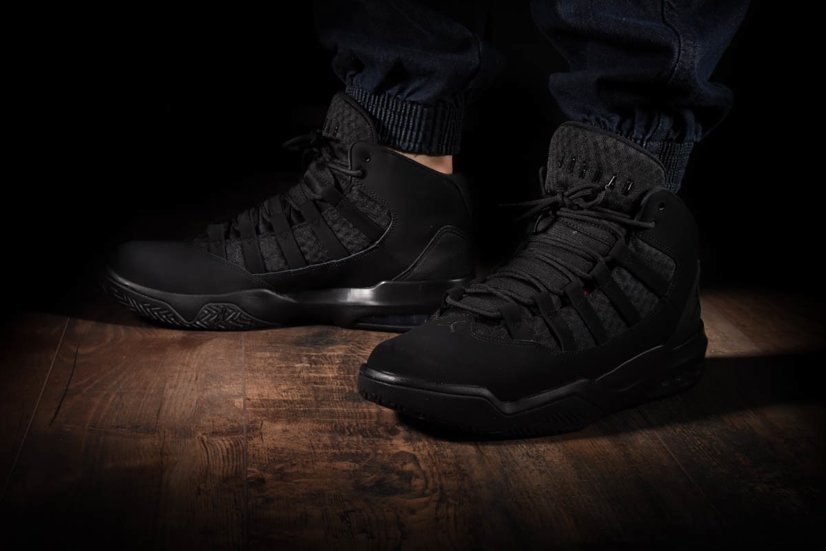 jordan retro 12 space jam