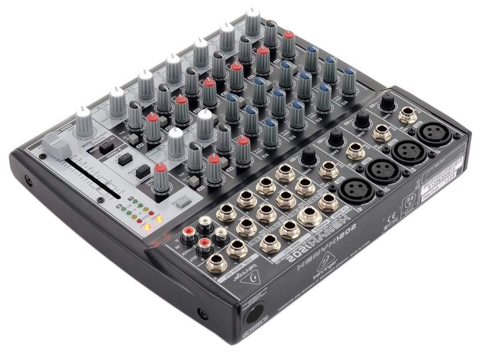 Микшерный пульт Behringer Xenyx 1202