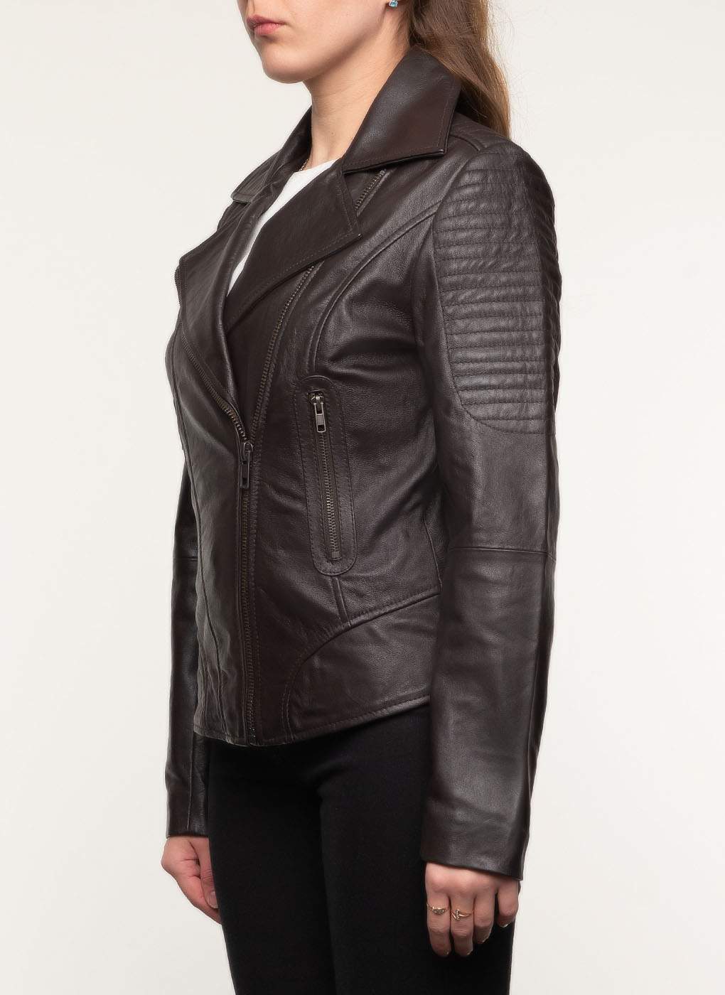 Кожаная куртка женская Каляев 41319 коричневая 50 RU