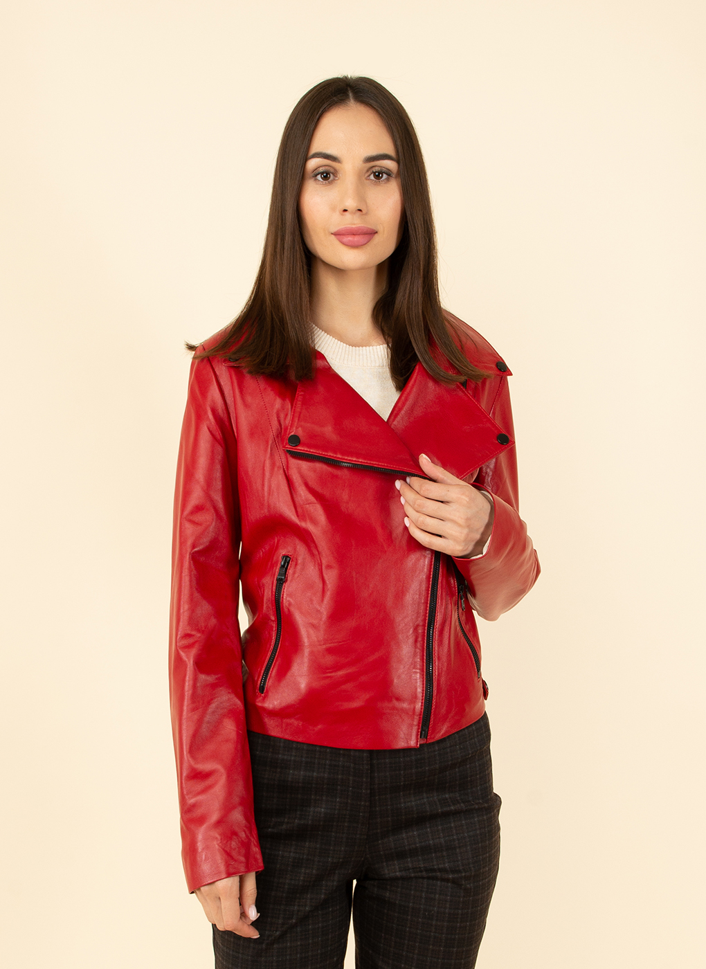Кожаная куртка женская Каляев 52432 красная 42 RU