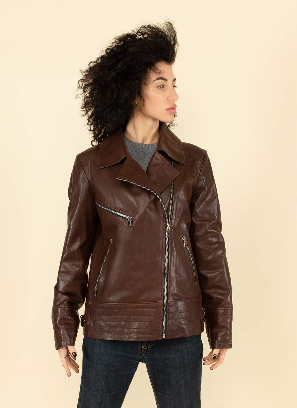 Кожаная куртка женская Каляев 55130 коричневая 50 RU