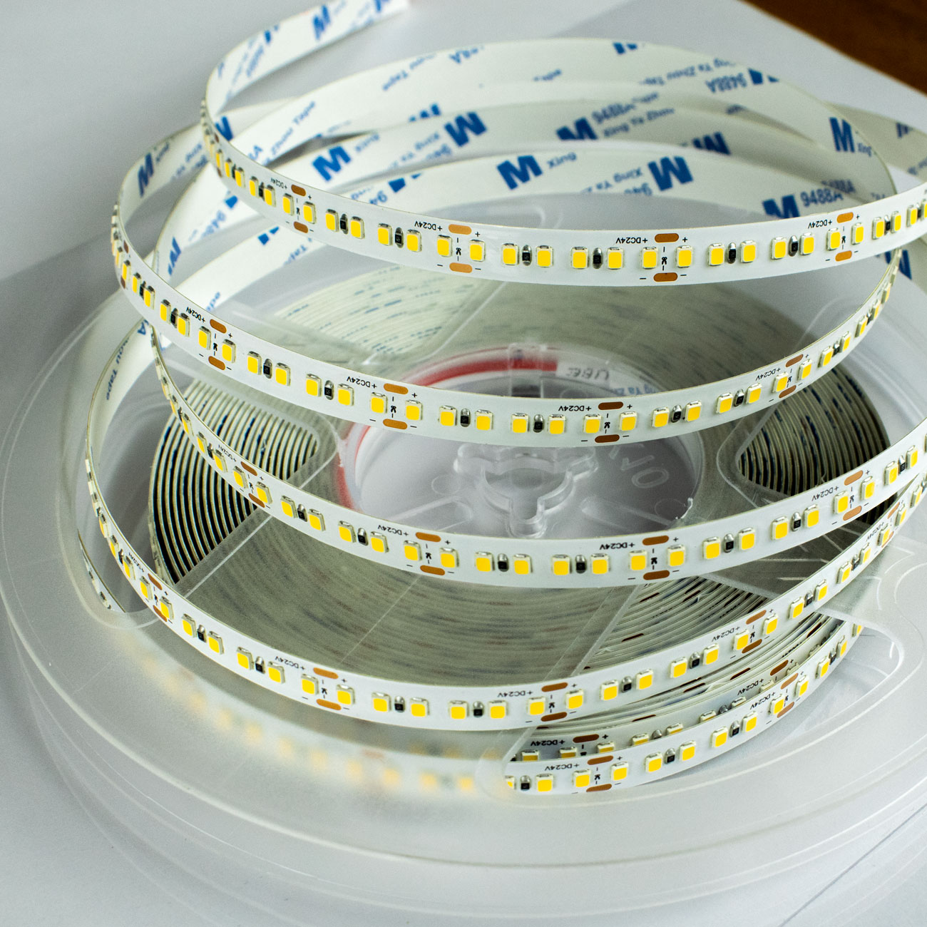 Пример использования RGB-ленты для подсветки потолка