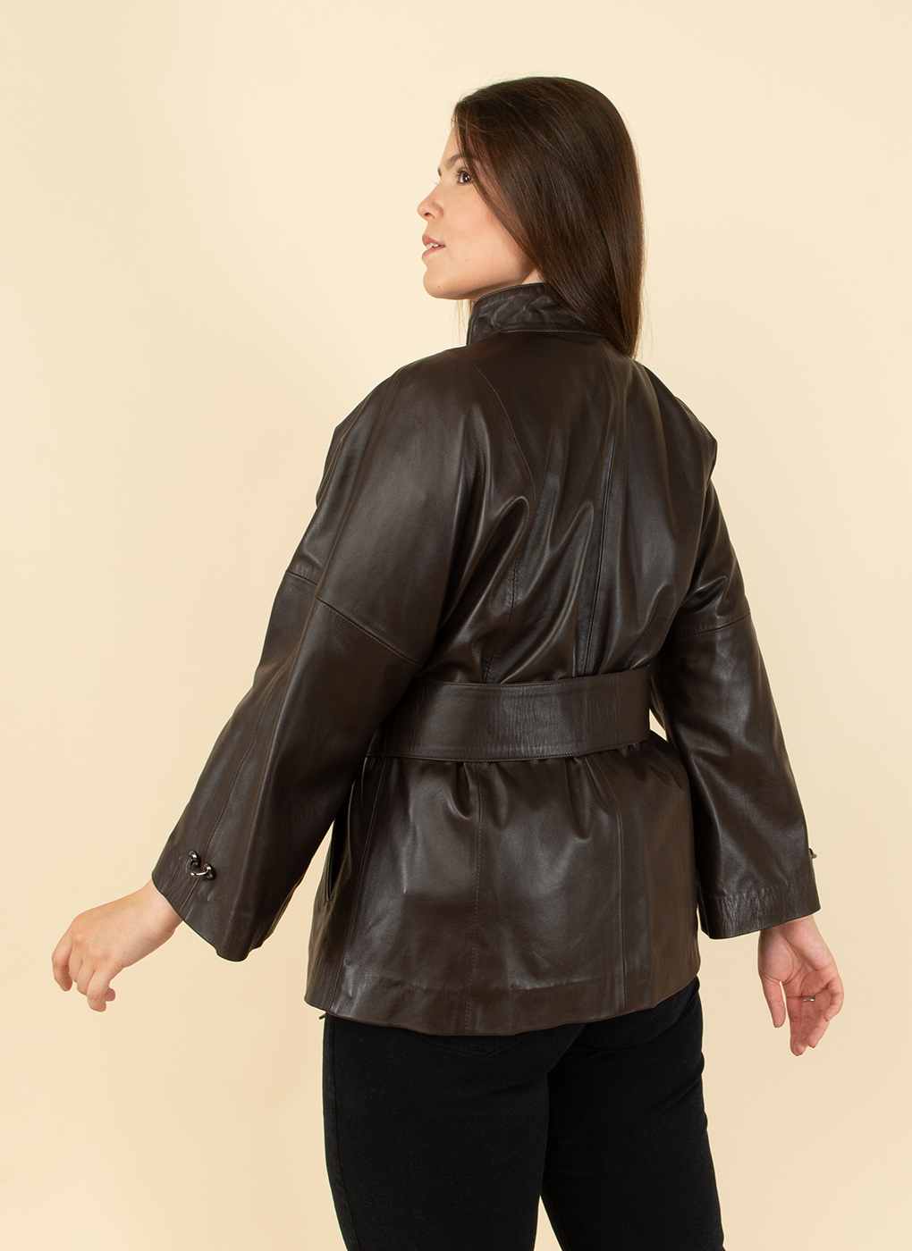 Кожаная куртка женская Каляев 53167 коричневая 56 RU