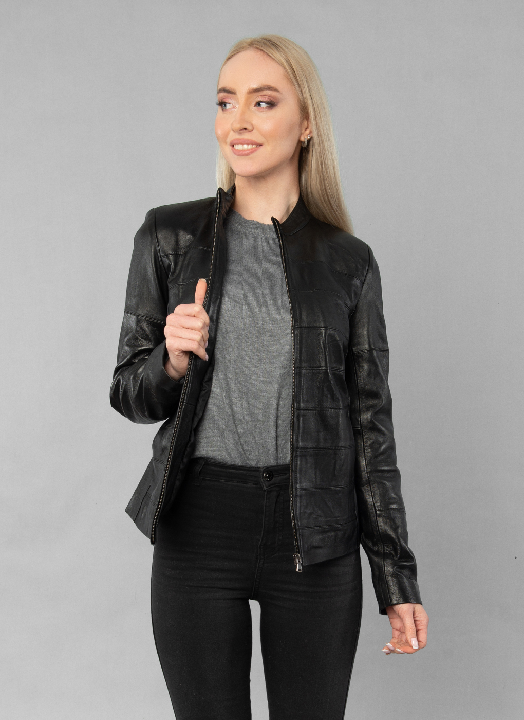 Кожаная куртка женская Каляев 54002 черная 44 RU