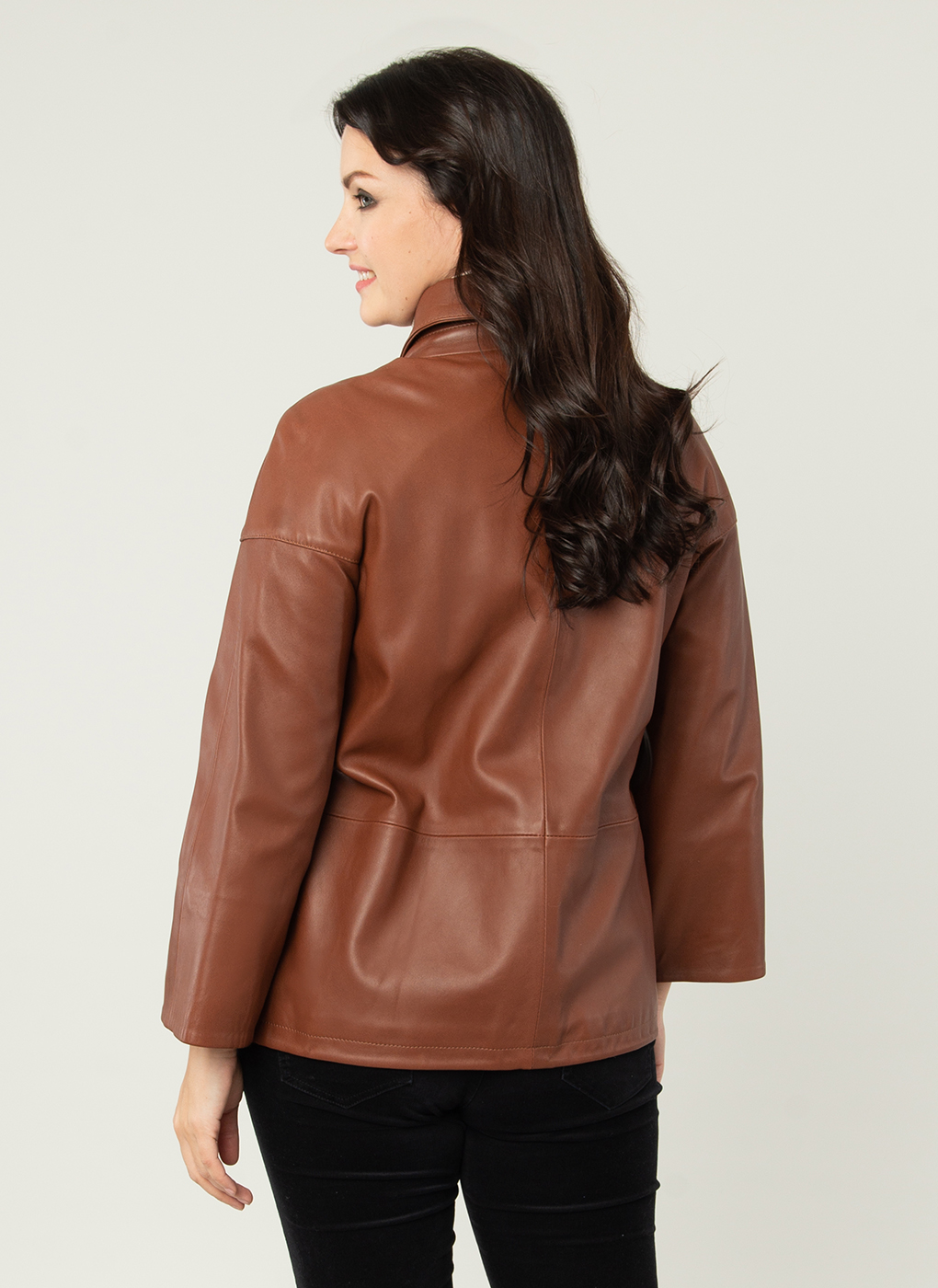 Кожаная куртка женская Каляев 52511 коричневая 54 RU
