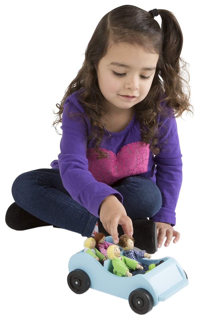 Melissa игрушки. Melissa&amp;doug куклы семья. игровой набор melissa &amp; doug road trip! wooden car &amp; pose-able passengers 2463. машина и кукольная семья. melissa &amp; doug кукольная семья.