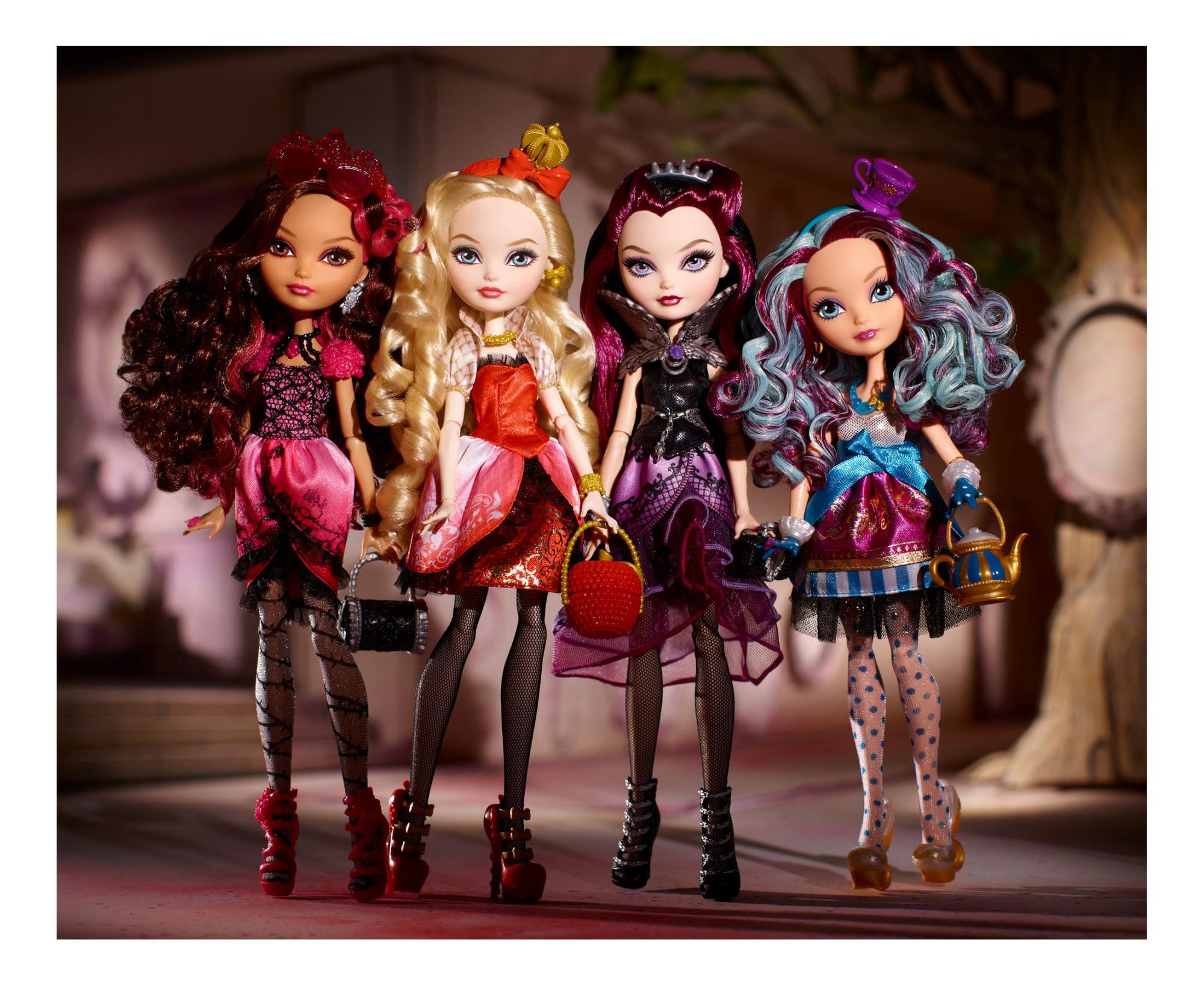 Ever After High Кукла Рэйвен Квин с игровым набором Страна чудес CJC40