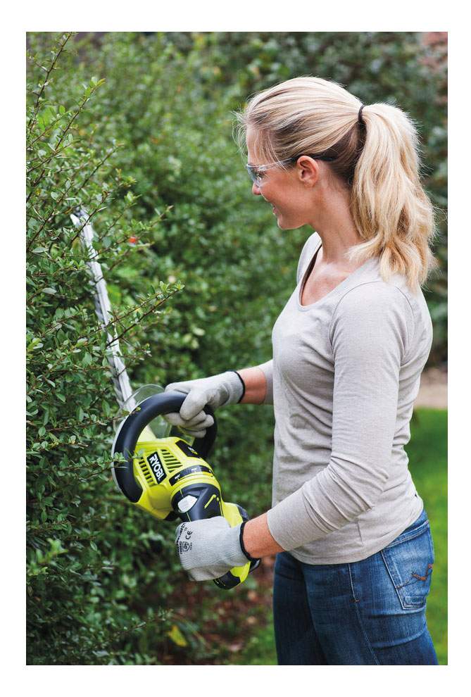 Ryobi oht1855r one+ cordless hedge deals trimmer