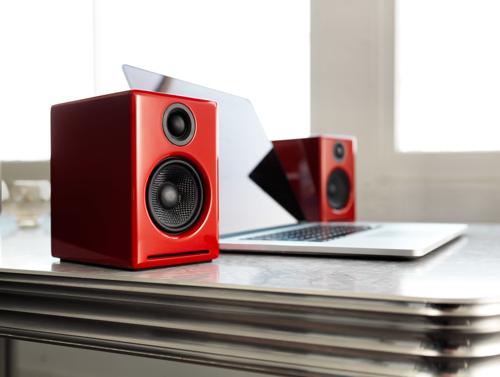 En speaker. Audioengine a2. Audioengine a2+ Hi-Gloss Red. Audioengine a2 Plus. Колонки Audioengine a2+.
